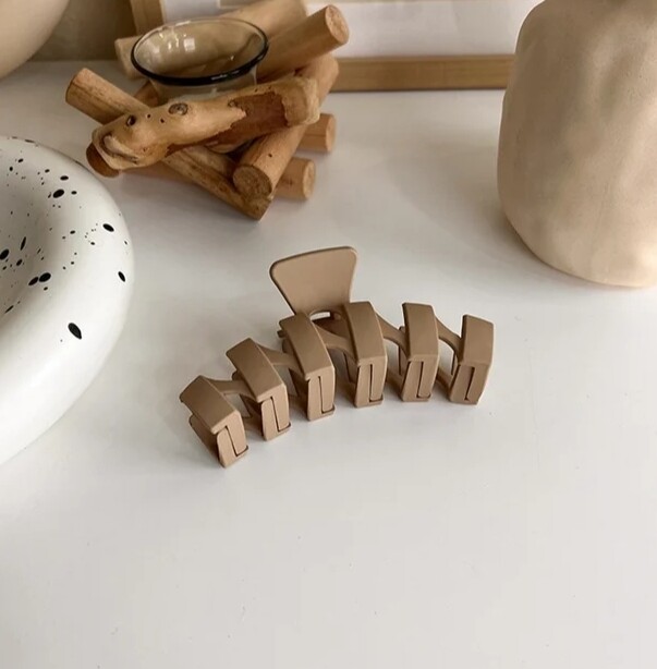 LARGE HAIR CLIP