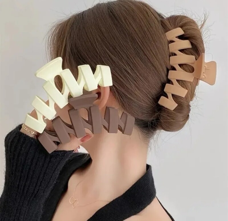 LARGE HAIR CLIP