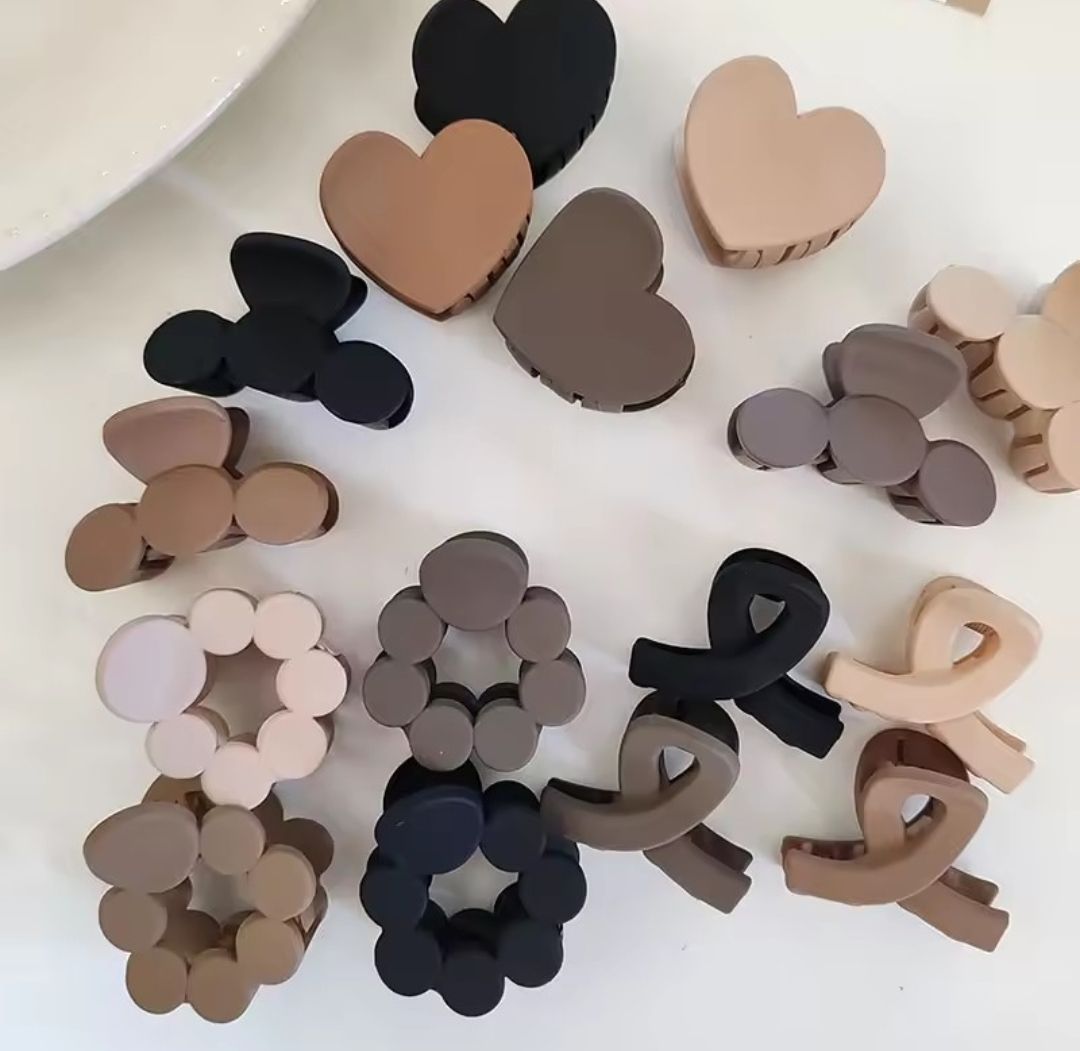 SMALL MATTE HAIR CLIP