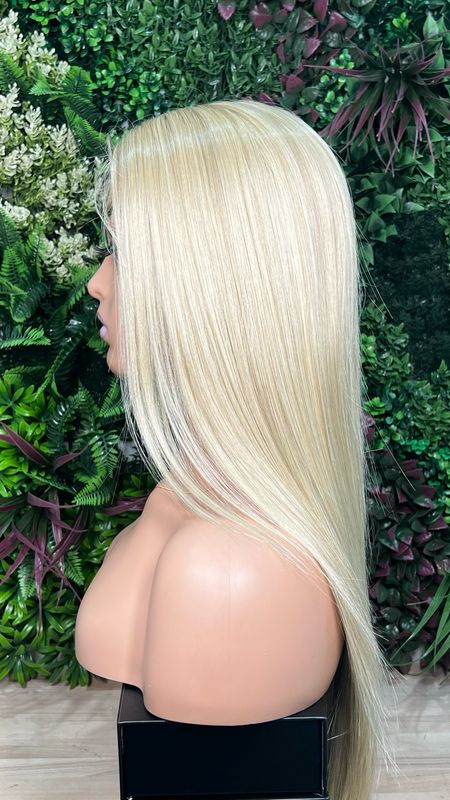 Pamela Wig | Beige Blonde Mix Lace Front Luxury Modacrylic Collection
