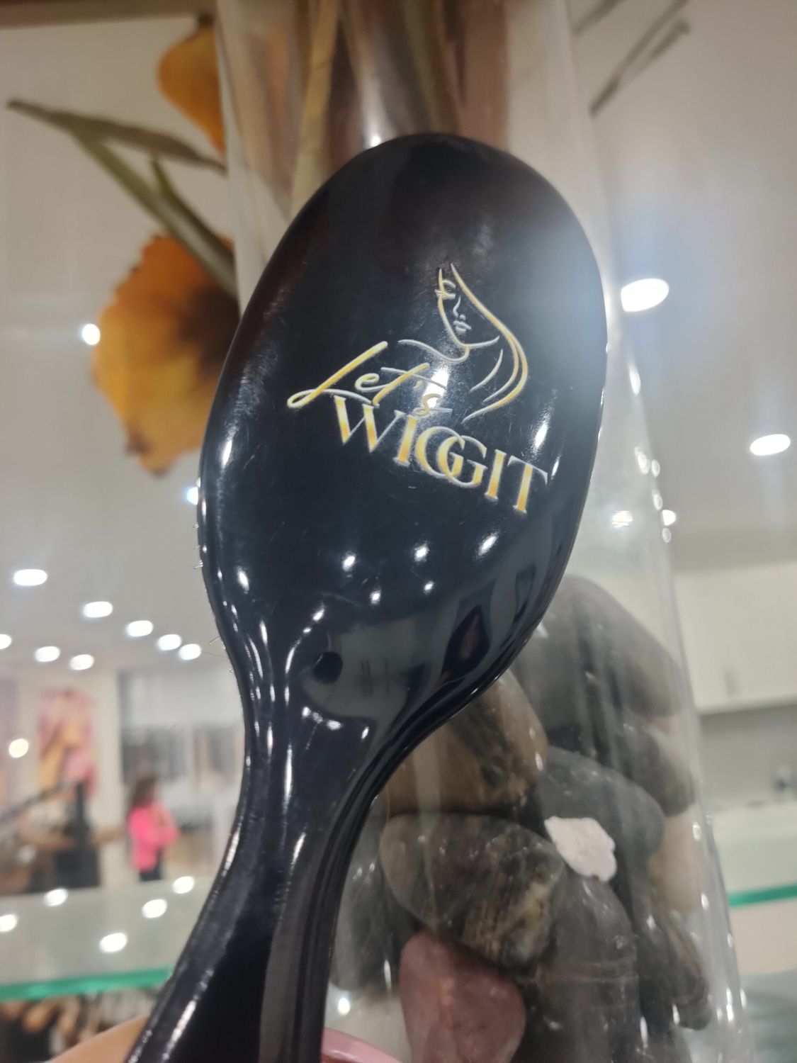 Let's Wiggit  HAIR DETANGLING PADDLE BRUSH