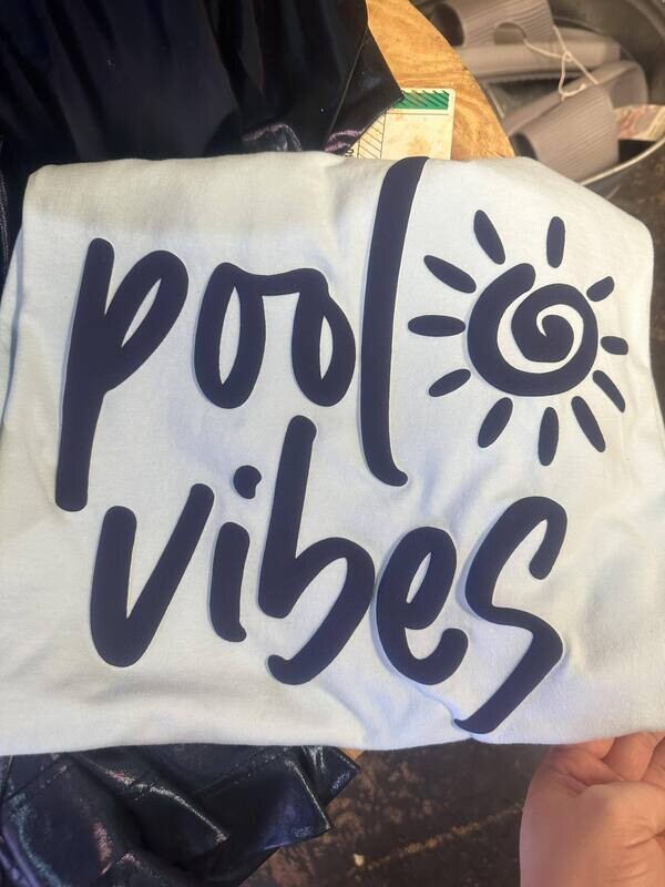 Pool vibes puff