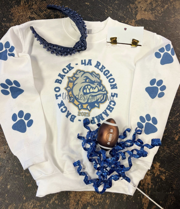 4A Dog Champs with paw prints