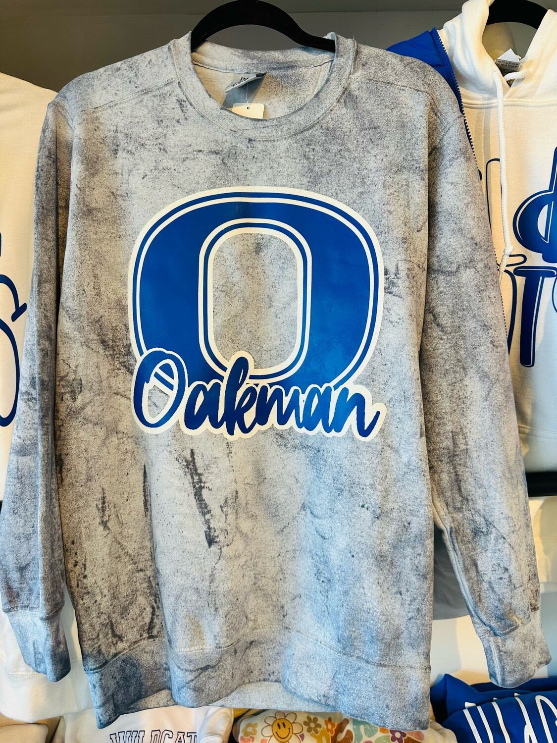 Stonewash oakman O vinyl with glitter background