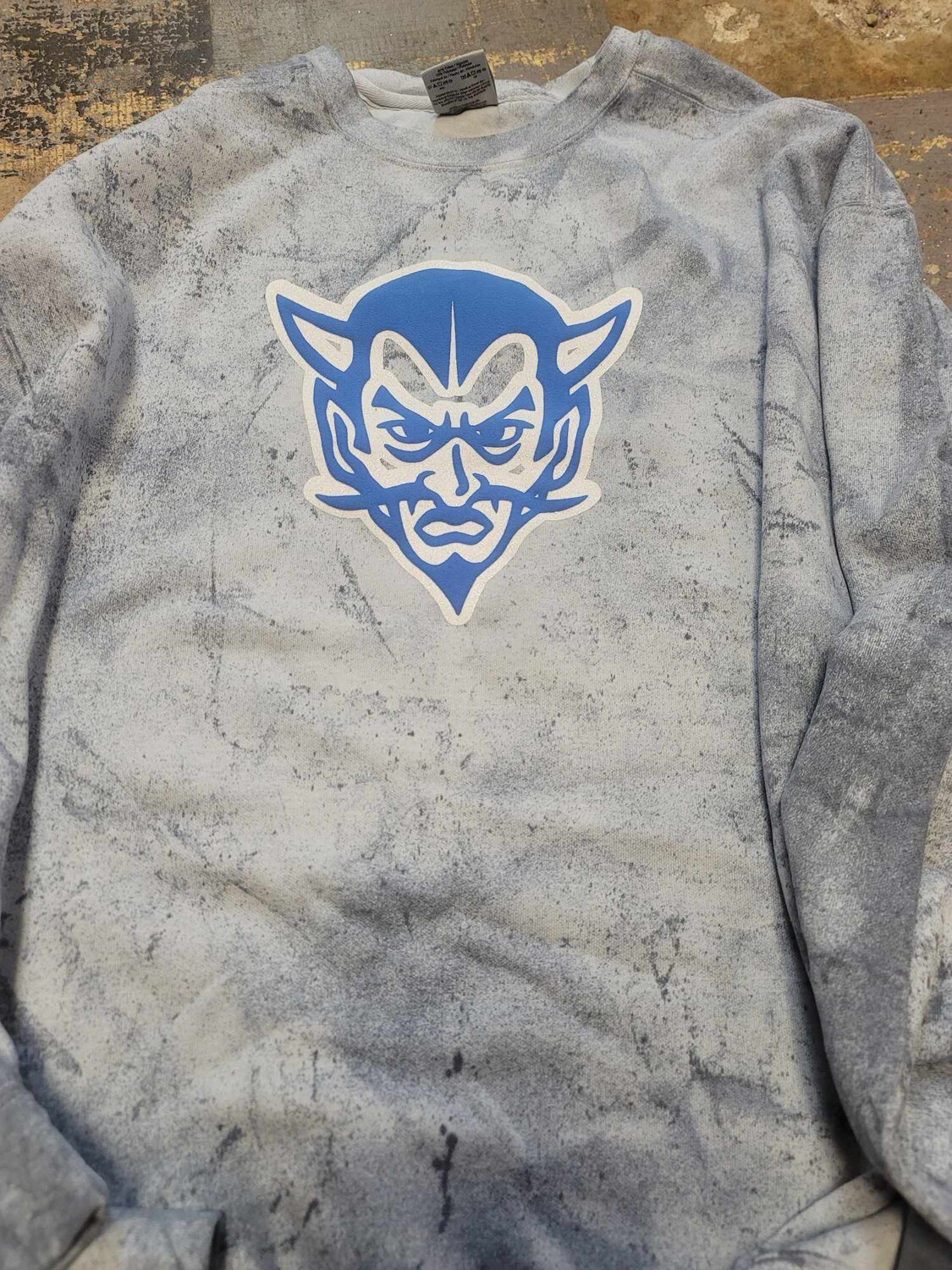 Blue devil puff/glitter stonewash