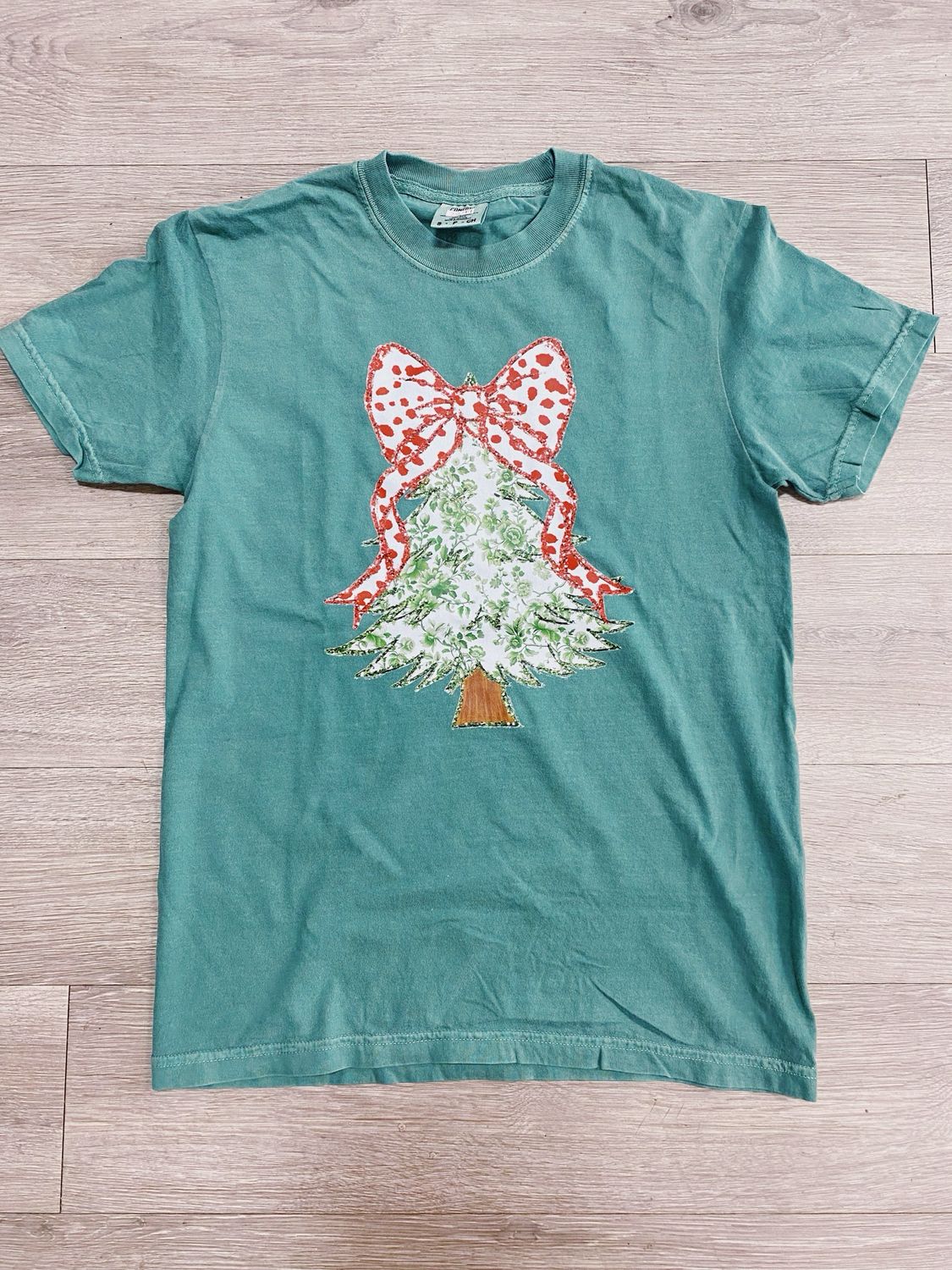 floral christmas tree with bow transfer