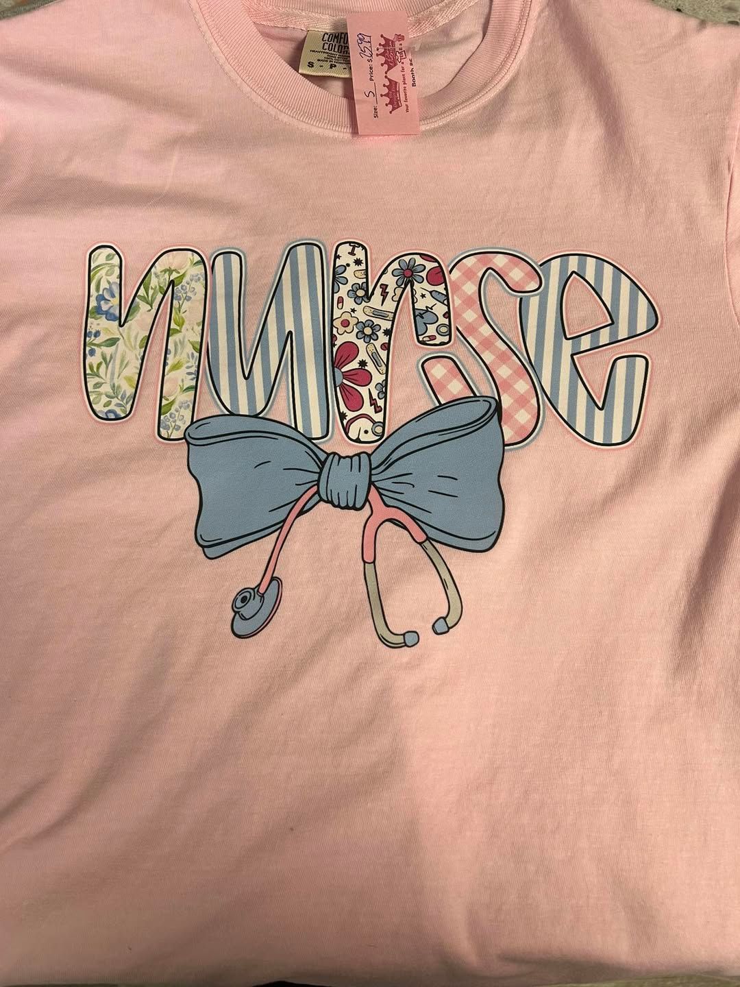nurse font bow and stethoscope Tshirt