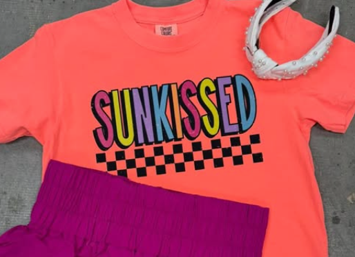 Sunkissed colorful with Checkered underline