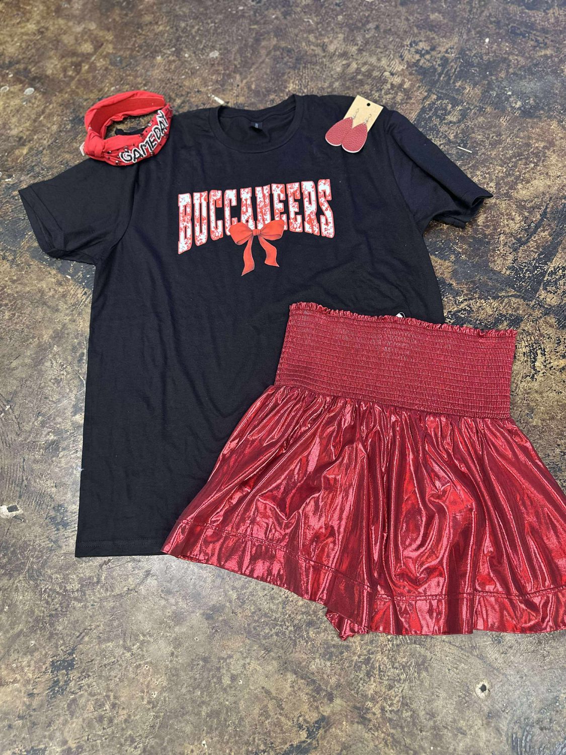 VALLEY bucs red floral with bow design