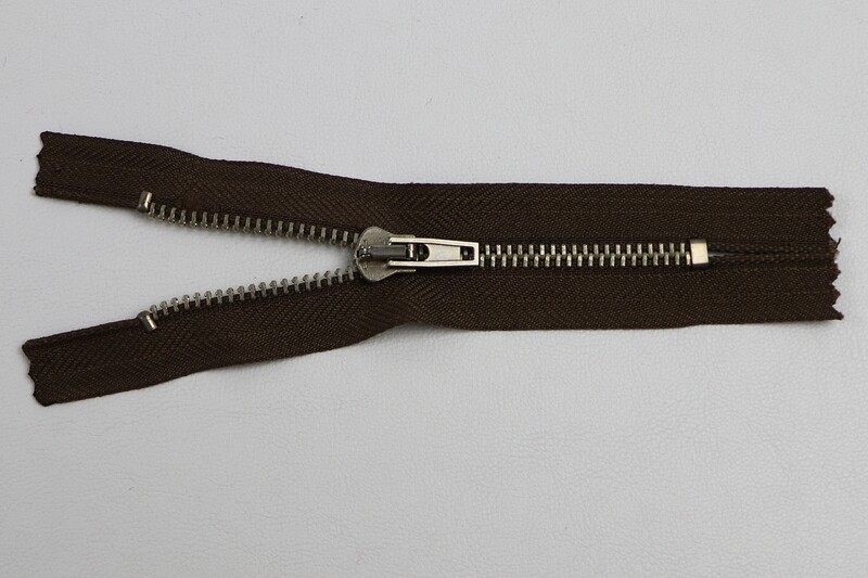 Reissverschluss mit Metallkrampe &quot;braun&quot;