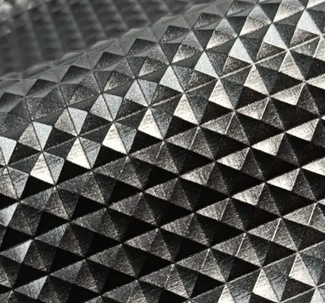 Lederimitat Pyramide &quot;schwarz&quot;