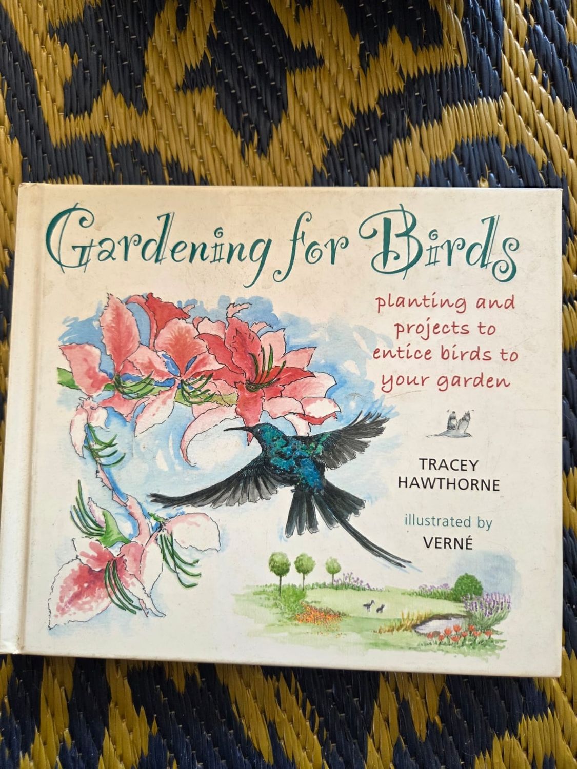 GARDENING FOR BIRDS - T HAWTHORNE