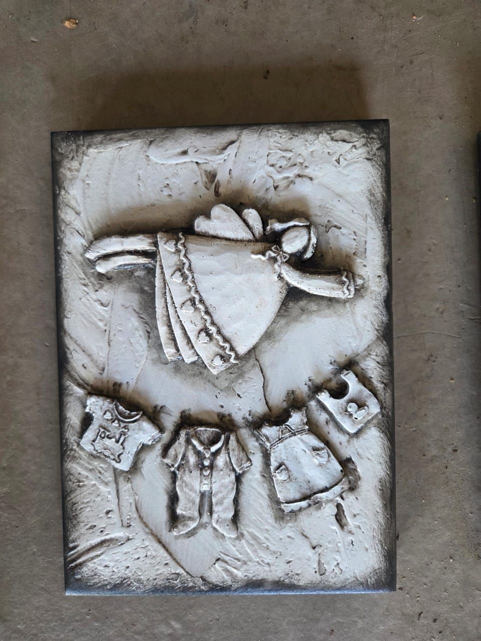 ANGEL AND WASHING LINE  WOODEN BLOCK