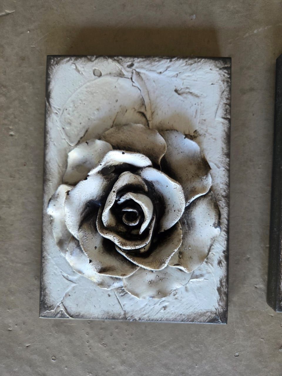 ROSE WOODEN BLOCK