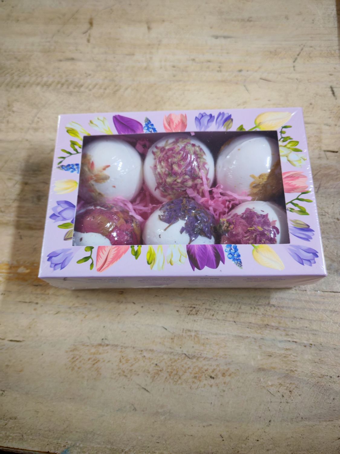 BATH BOMBS WITH ESSENTIAL OILS