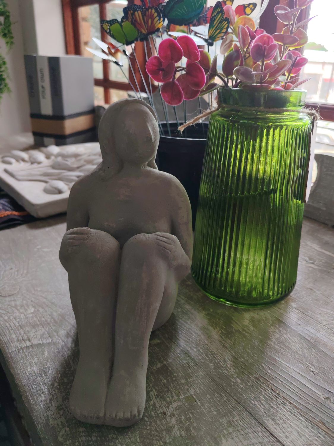 CEMENT GOSSIP LADY - 3