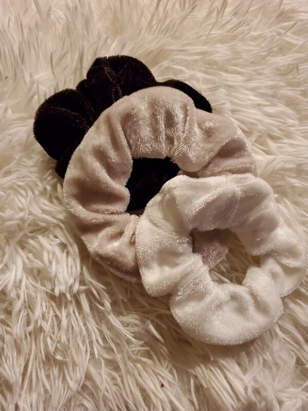 &quot;Coconut&quot; Scrunchie Set