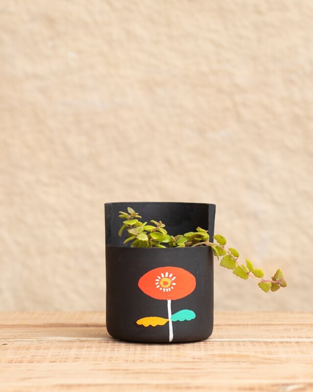 Sunny Sunflower Terracotta Planter (Medium)