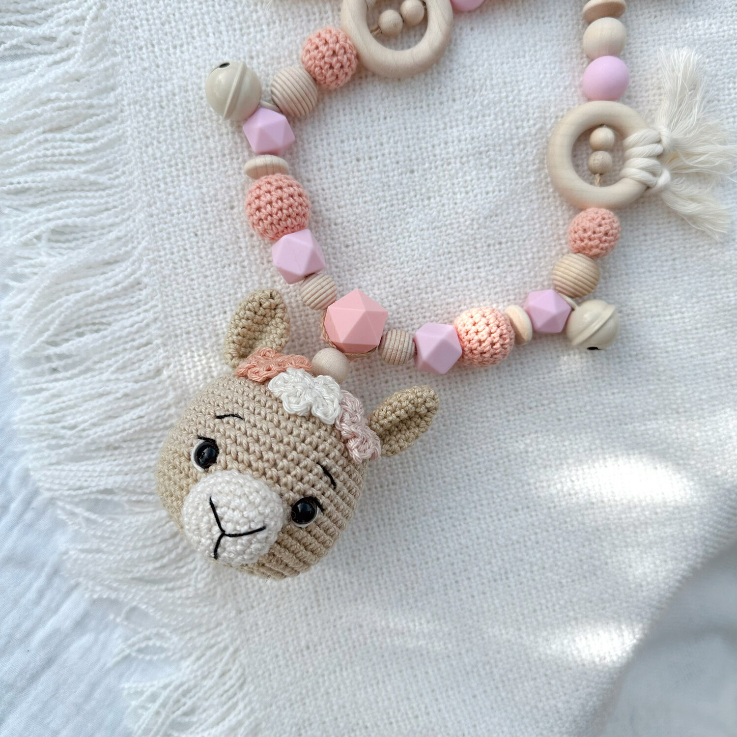 Boho Kinderwagenkette Alpaca „Apricot &amp; Pink“