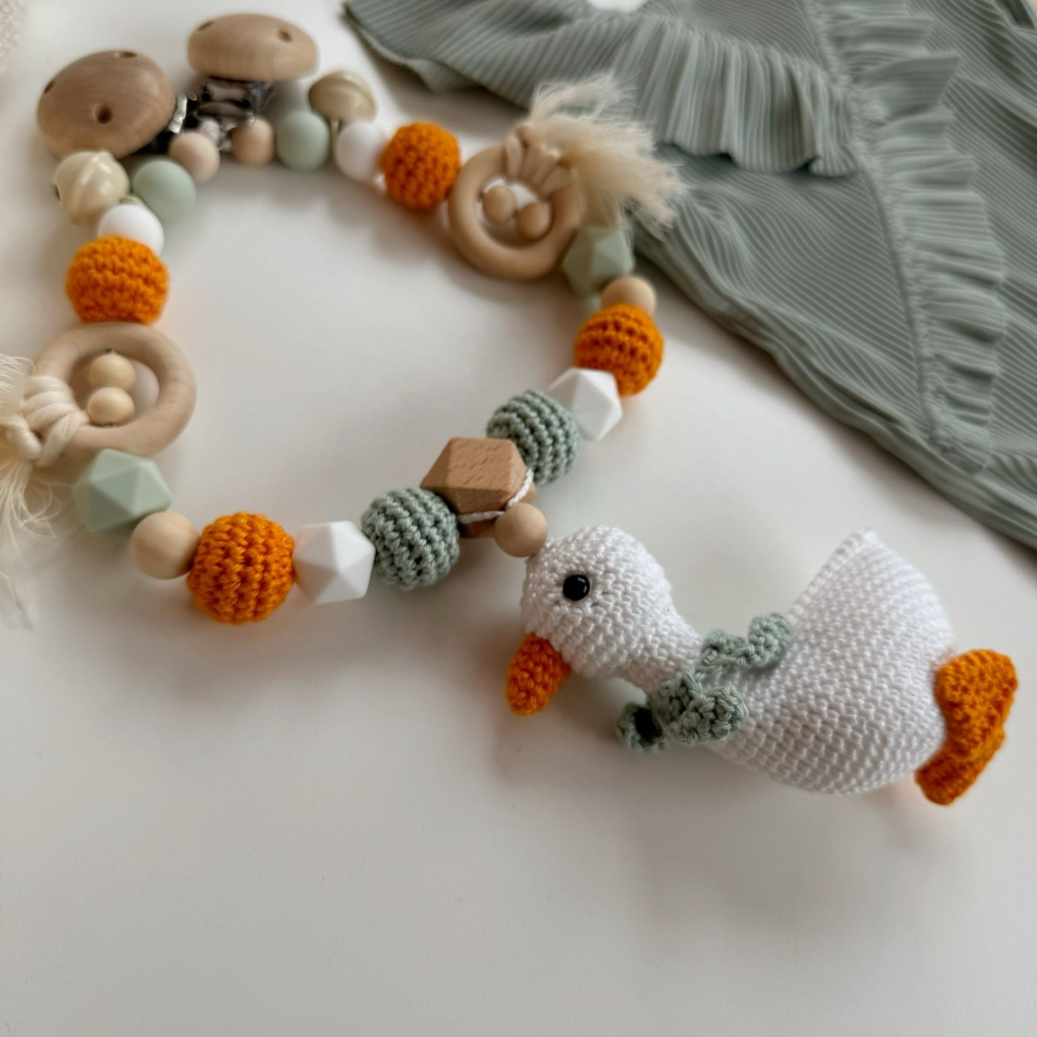 Boho Kinderwagenkette Goose Sage &amp; Orange