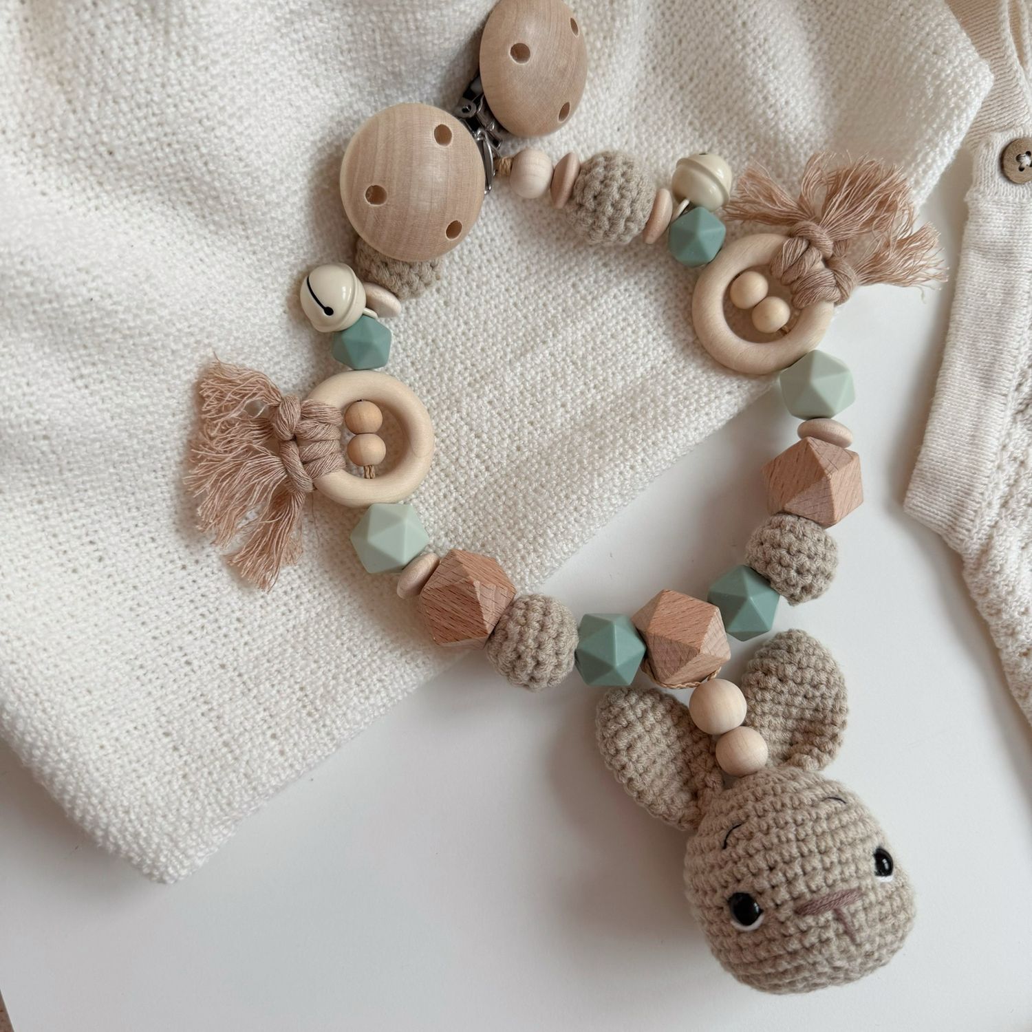 Boho Kinderwagenkette Bunny Sage