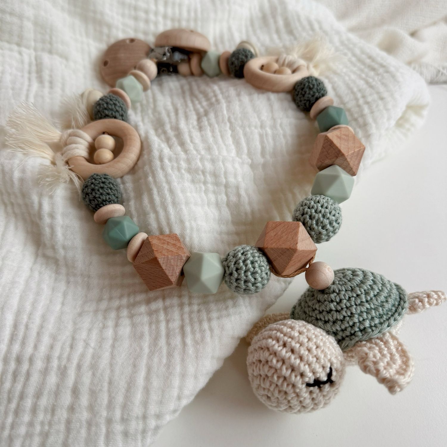 Boho Kinderwagenkette Turtle Sage