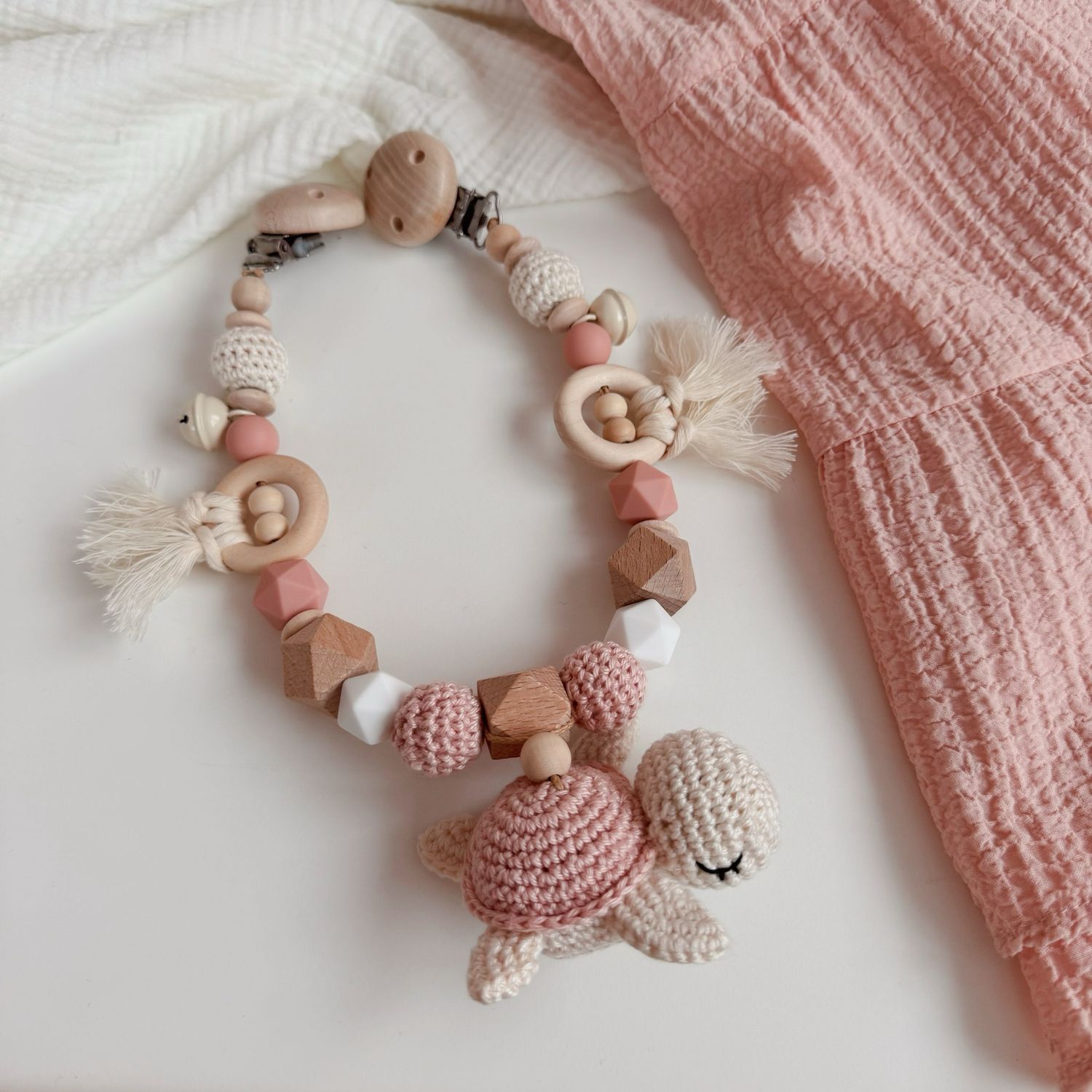 Boho Kinderwagenkette Turtle Coral