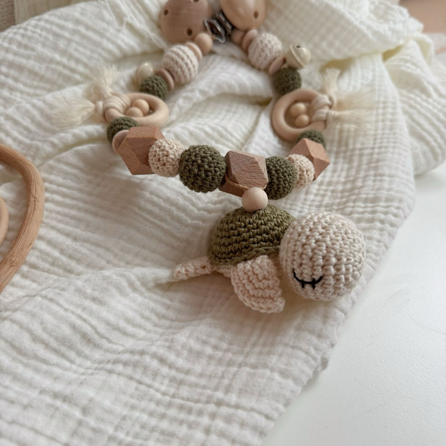 Boho Kinderwagenkette Turtle Olive
