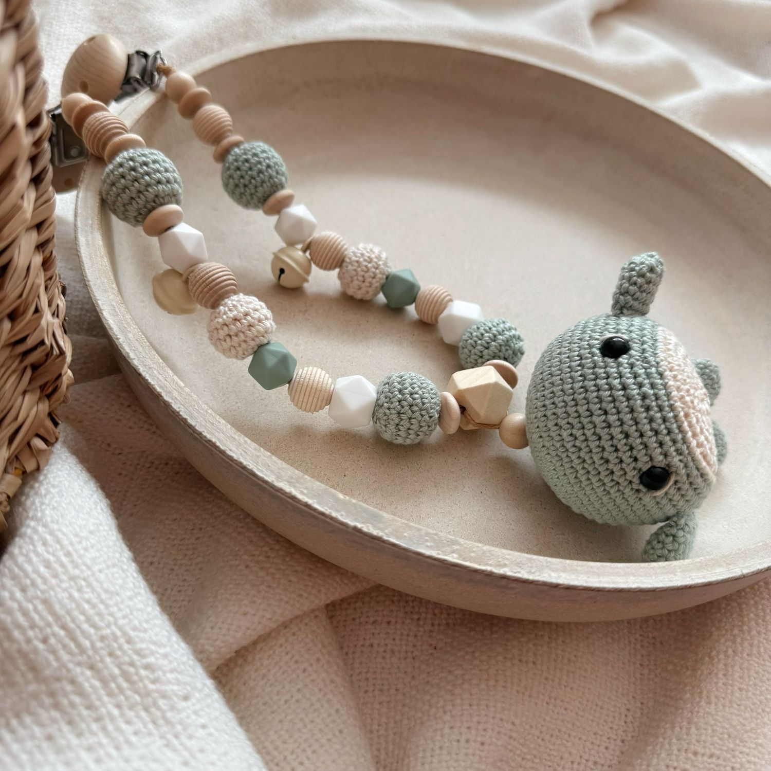 Kinderwagenkette Whale Sage