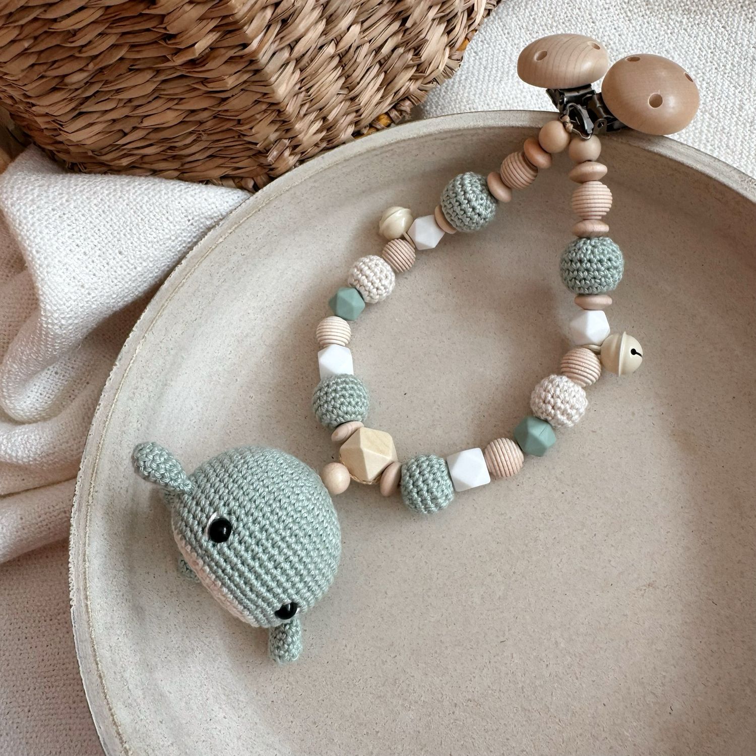 Kinderwagenkette Whale Sage