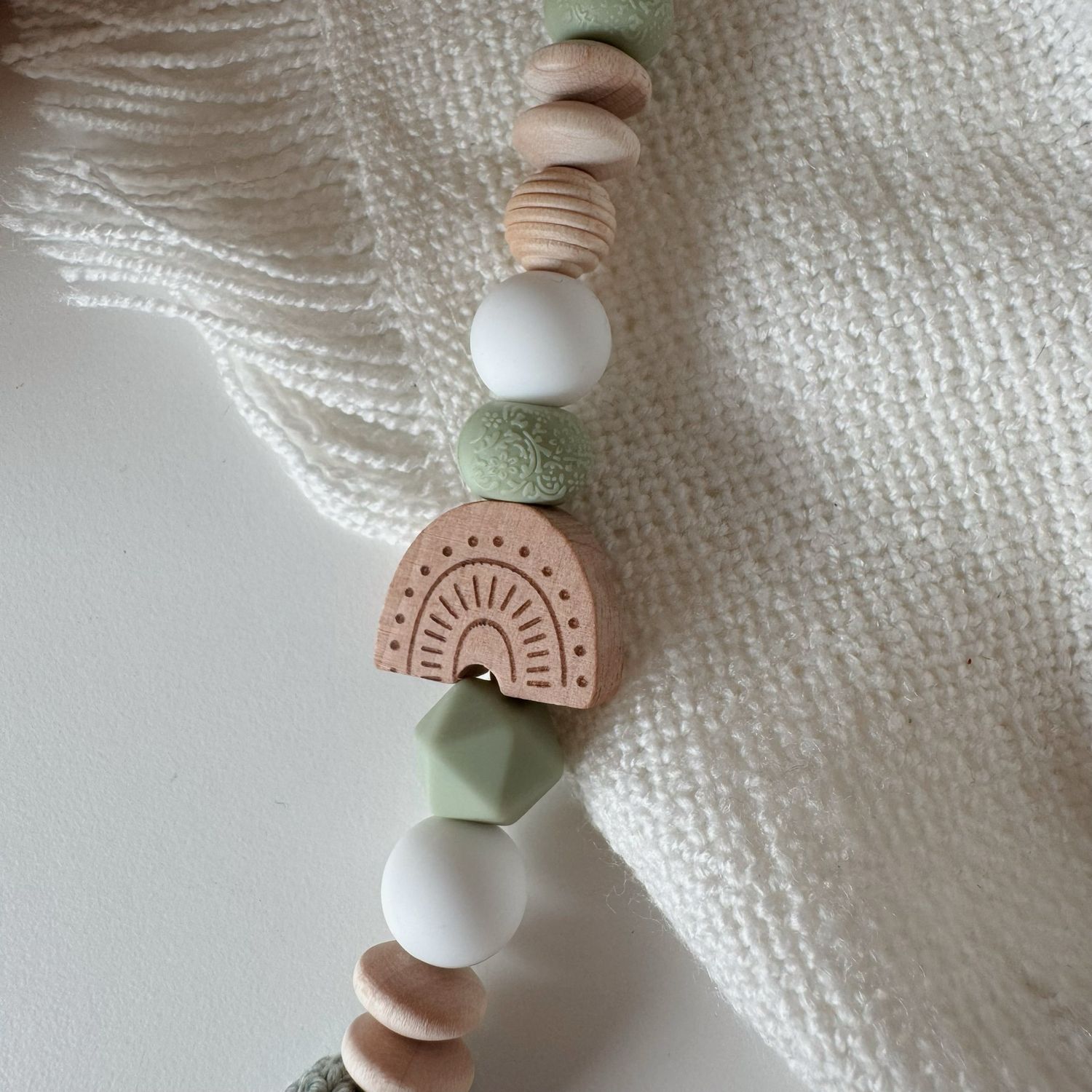Boho Schnullerkette Pistache