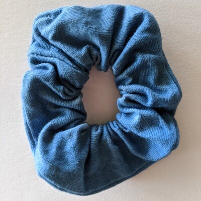 SCRUNCHIE - HAND-DYED + NATURAL DYE - BLUE