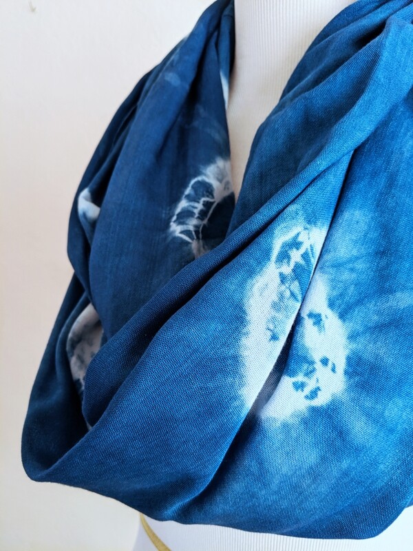 INFINITY SCARF - NATURAL DYE - INDIGO STARS