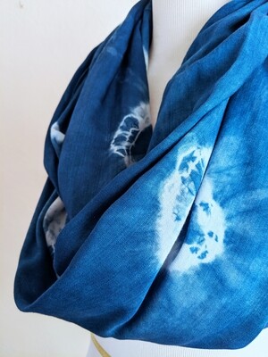 INFINITY SCARF - NATURAL DYE - INDIGO STARS