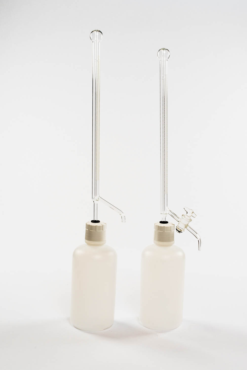Burette, Automatic, 25 ml Capacity, Glass Stopcock with Pint Glass Reservoir Bottle, Rubber Stopper &amp; Aspirator Bulb