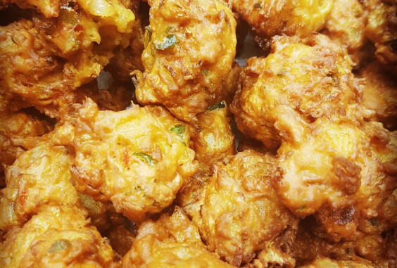 Cobra Beer Battered Chilli & Onion Bhajis