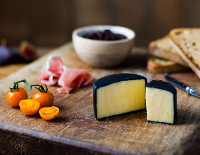 Smokewood Cheddar - Waxed Truckle 200g
