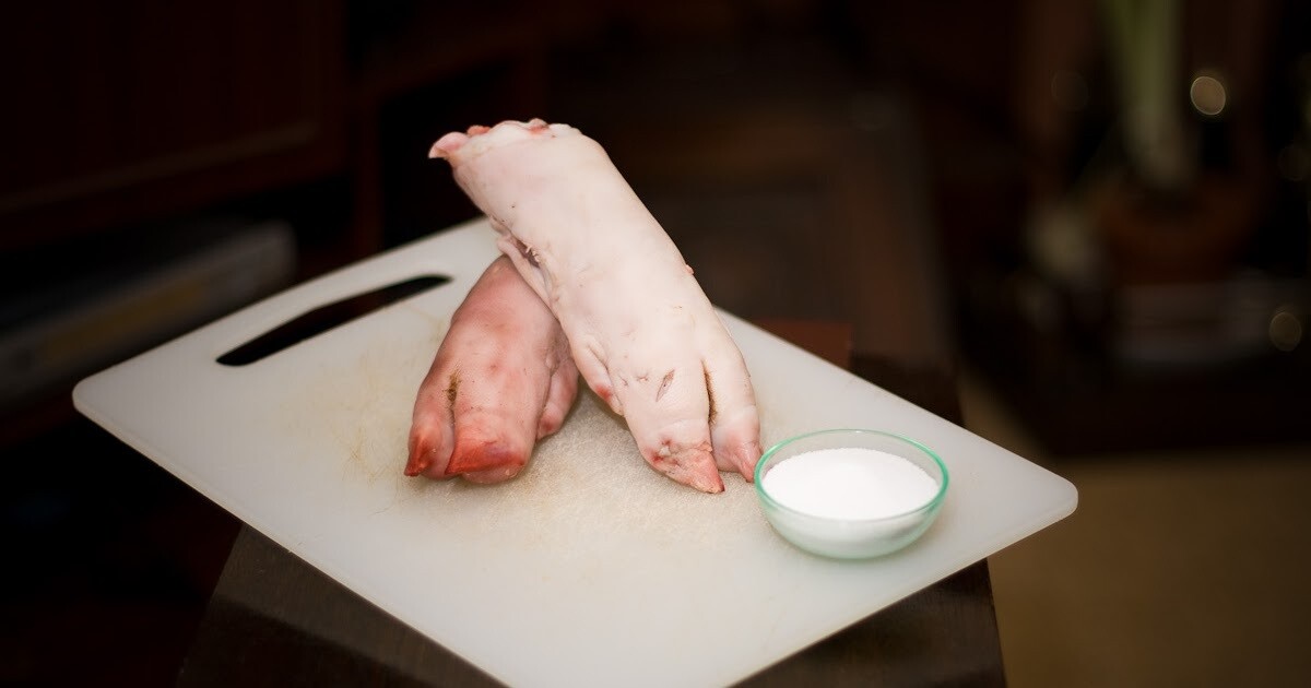 CRUBEENS (PIGS TROTTERS) WET CURED