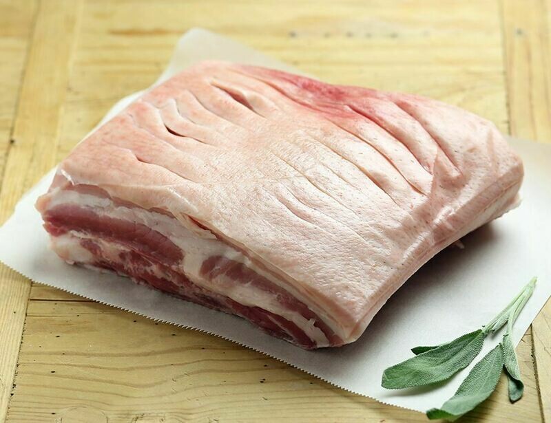 BLAIR HOUSE FARM - PRIME BELLY PORK ROASTING JOINT - BONE IN - CRACKLIN ON x 0.907g(2Lbs)