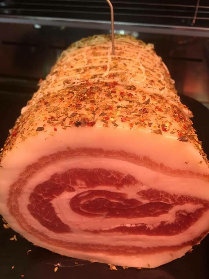 BLAIR HOUSE FARM - TRADITIONAL HAND CRAFTED FARMHOUSE - BEECH WOOD COLD SMOKED - ROLLED PANCETTA x 0.907g(2Lbs) - GLUTEN FREE - NITRATES FREE - ADDITIVES FREE