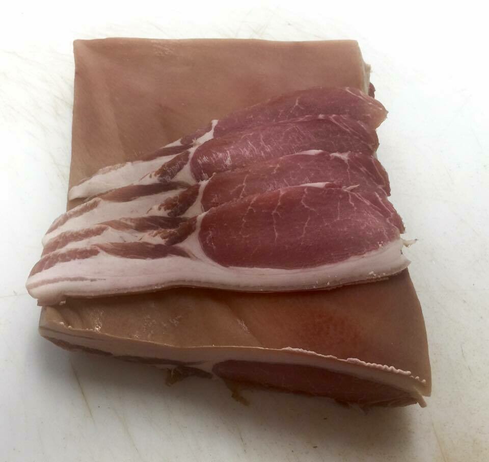 BLAIR HOUSE FARM - TRADITIONAL OLD STYLE -  DRY CURED - RIND ON - SHORT BACK BACON RASHERS x 2.27kg(5Lbs)