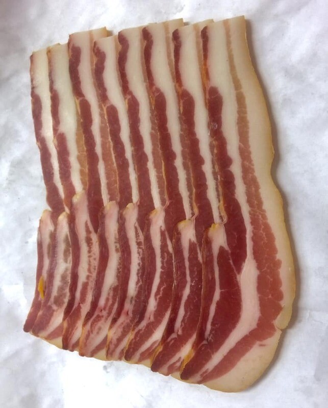 BLAIR HOUSE FARM - TRADITIONAL OLD STYLE - DRY CURED - RIND ON - STREAKY RASHERS x 1.135kg(2.5Lbs)