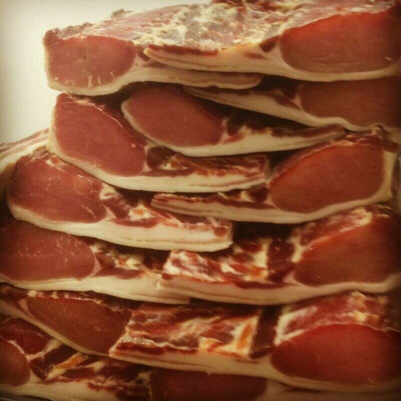 BLAIR HOUSE FARM - TRADITIONAL OLD STYLE -  DRY CURED - RIND ON - SHORT BACK BACON RASHERS - COLD SMOKED WITH BEECH WOOD x 0.210g