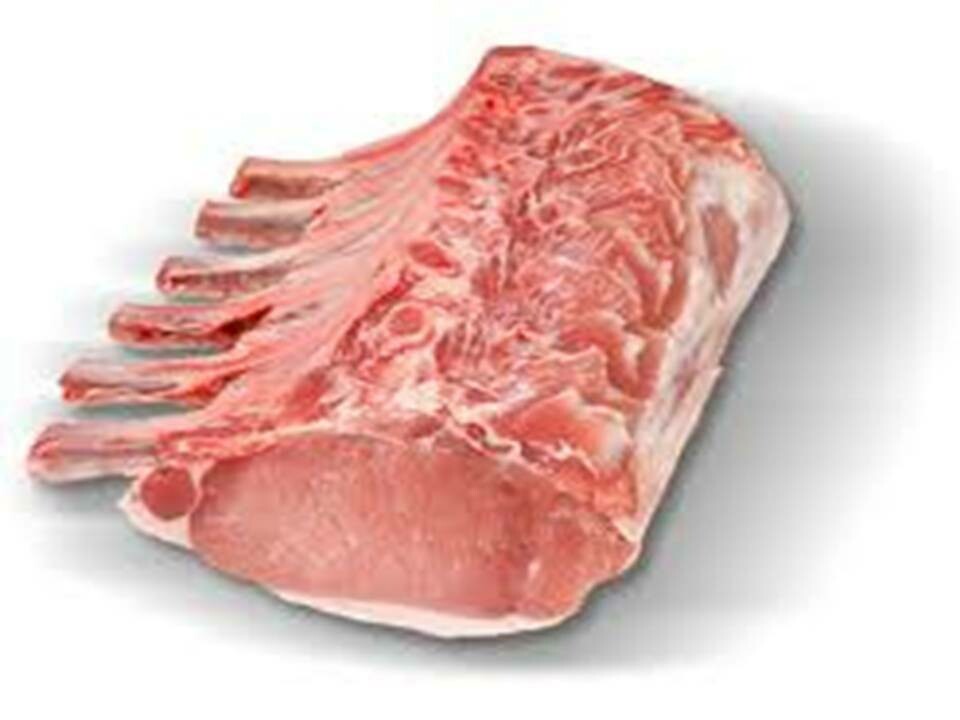 BLAIR HOUSE FARM - PORK CUTLET ROASTING JOINT - SINGLE RACK - RIB BONE IN - CHIME OFF - CRACKLIN OFF x  +/- 0.907g(2Lbs)