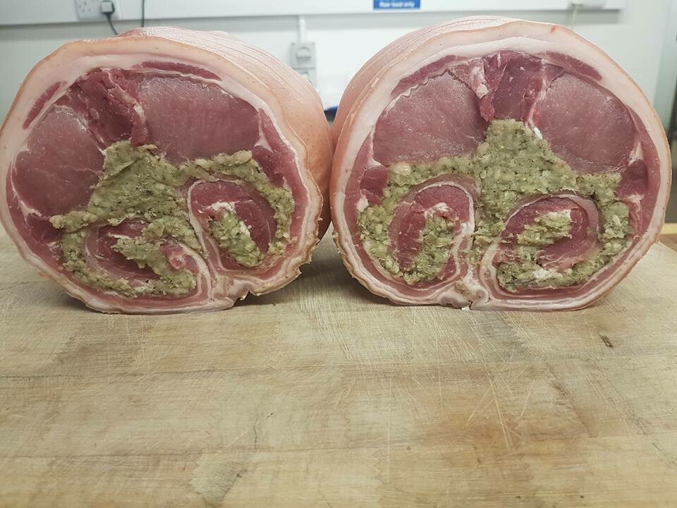 BLAIR HOUSE FARM - DOUBLE MIDDLE - BONELESS - CRACKLIN ON - PORK LOIN &amp; BELLY with SAGE &amp; ONION SAUSAGE STUFFING x 6.35kg(14Lbs)