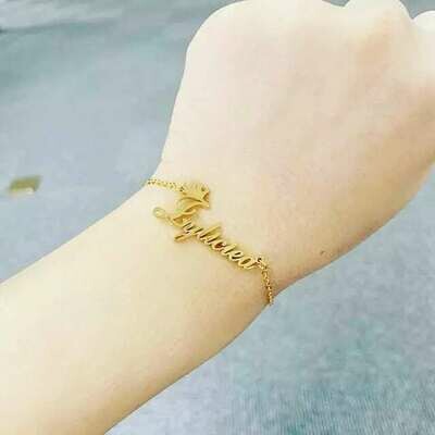 GOLDEN CUSTOMIZABLE CROWN NAME BRACELETS