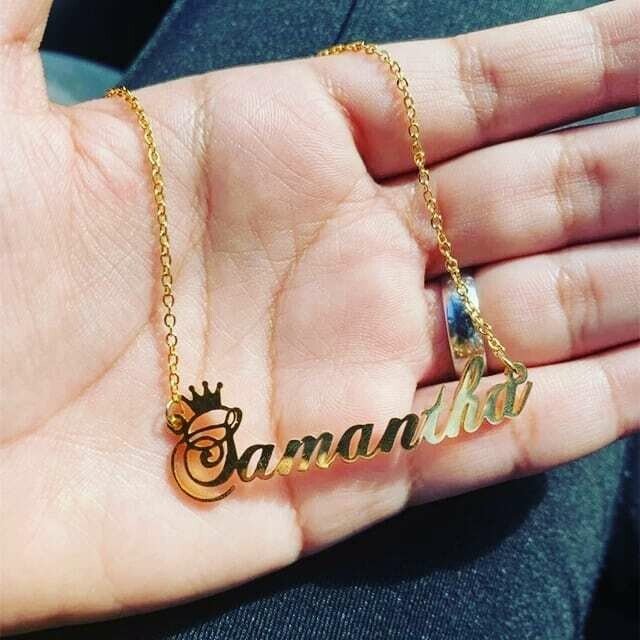 GOLDEN CUSTOMIZABLE CROWN NAME NECKLACE
