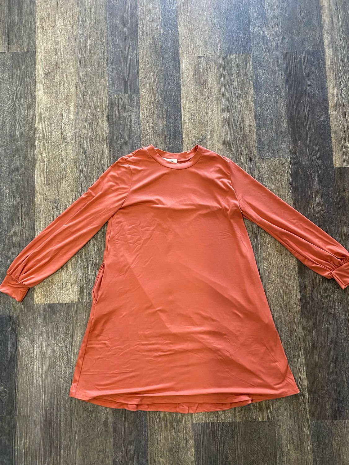 long-sleeved mid dress