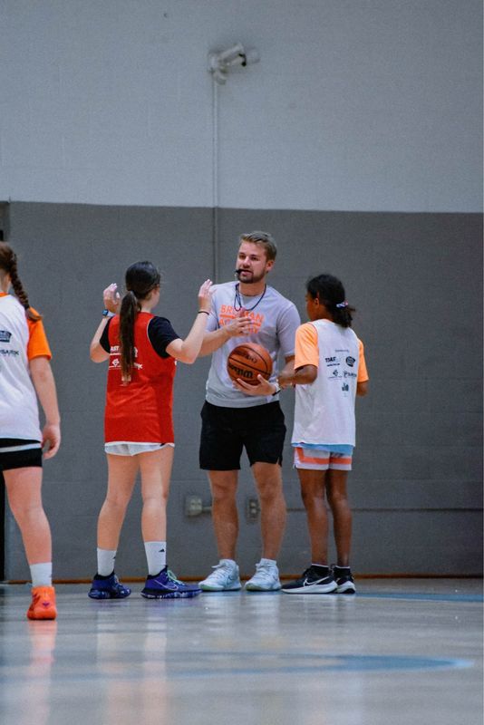 Girls’ Summer Basketball League: 7th/8th Grade