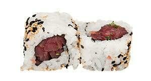 URAMAKI DE ATÚN, PEPINO, CEBOLLINO (8PIEZAS)